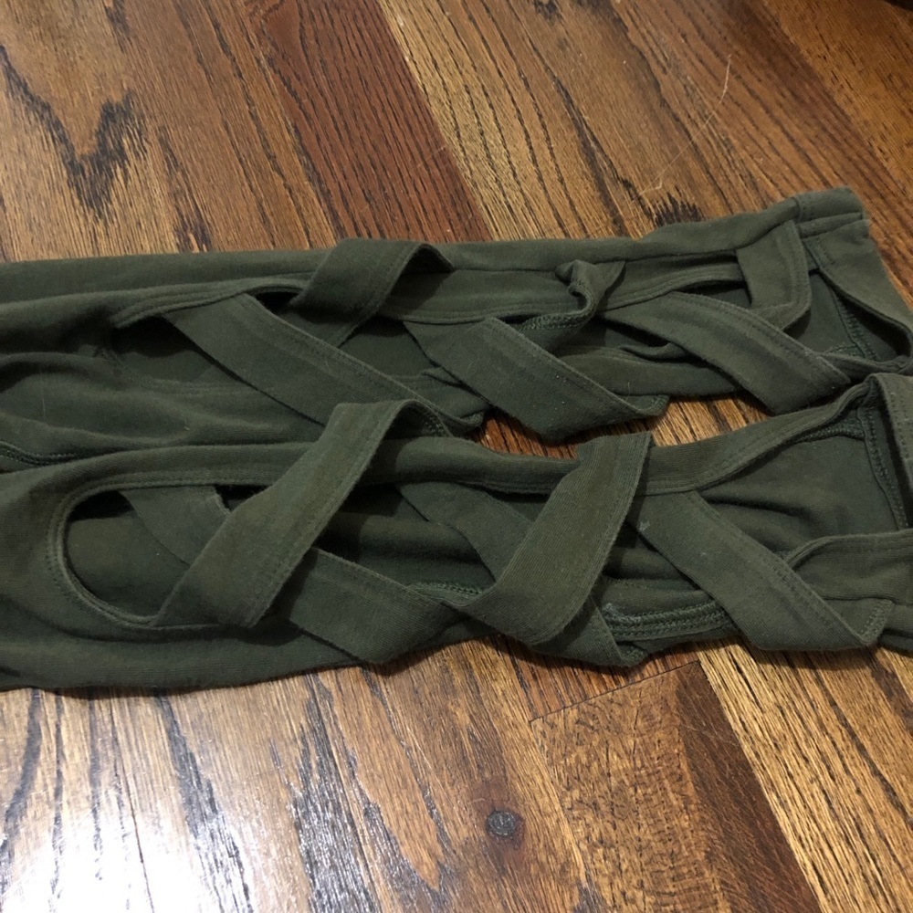 VS Pink yoga 🧘‍♀️ lattice olive pants - Picture 2 of 4